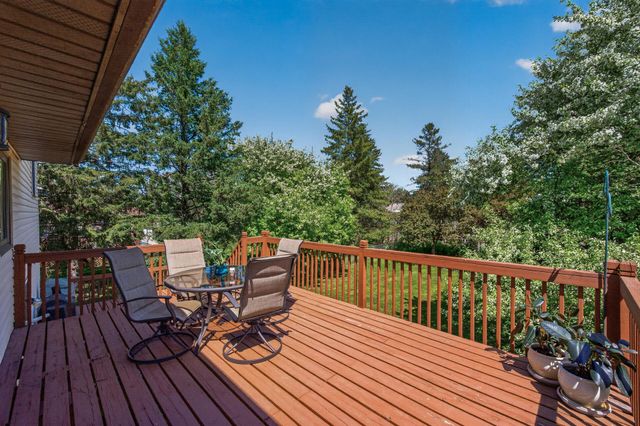 61 Quant Court S, Lakeland, MN 55043
