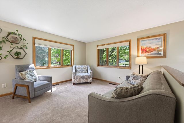 61 Quant Court S, Lakeland, MN 55043