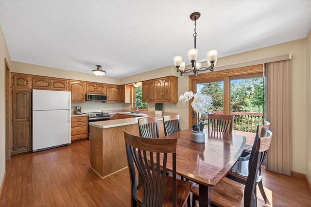 61 Quant Court S, Lakeland, MN 55043