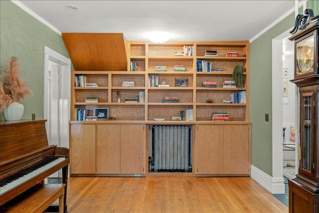 73 Clarence Avenue SE, Minneapolis, MN 55414