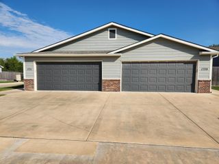 1729-1731 E 69th Ct N, Park City, KS 67219