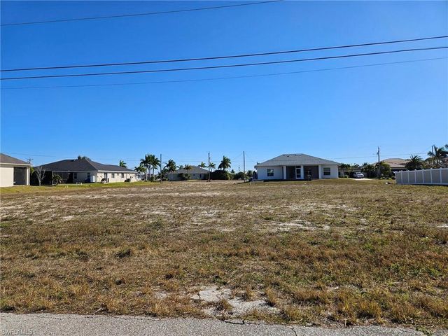 731 NW 38th PL, Cape Coral, FL 33993