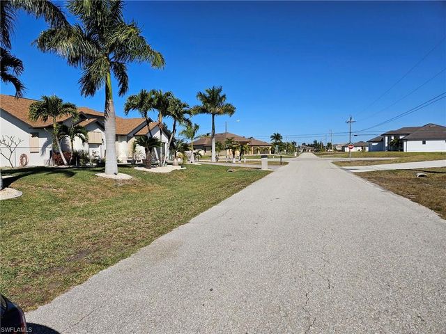 731 NW 38th PL, Cape Coral, FL 33993