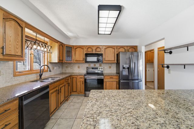 1420 NW 91st Street, Clive, IA 50325