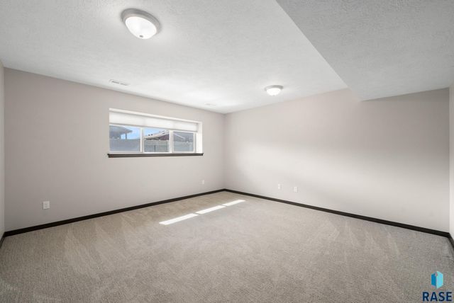 9425 W Liam St Street, Sioux Falls, SD 57106