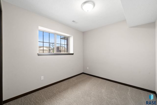 9425 W Liam St Street, Sioux Falls, SD 57106