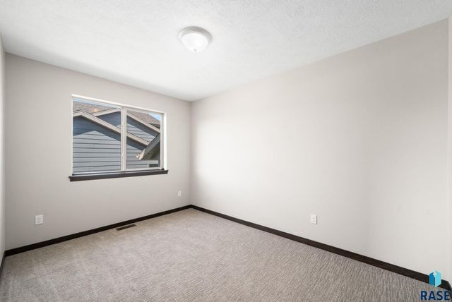 9425 W Liam St Street, Sioux Falls, SD 57106