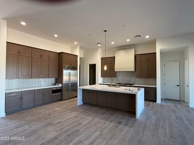 1920 E Creek Canyon Road, Phoenix, AZ 85086