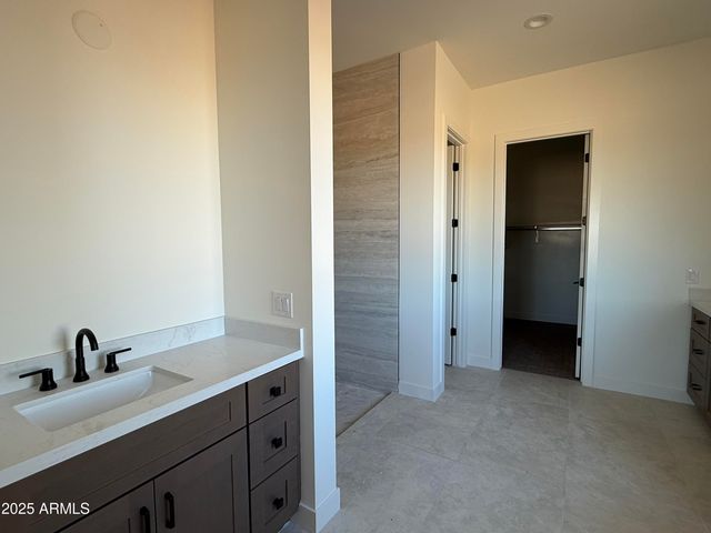 1920 E Creek Canyon Road, Phoenix, AZ 85086