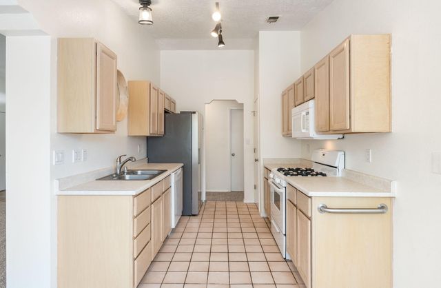 5304 Bandelier Drive NW, Albuquerque, NM 87114