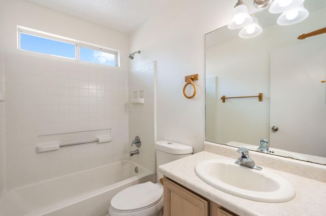5304 Bandelier Drive NW, Albuquerque, NM 87114
