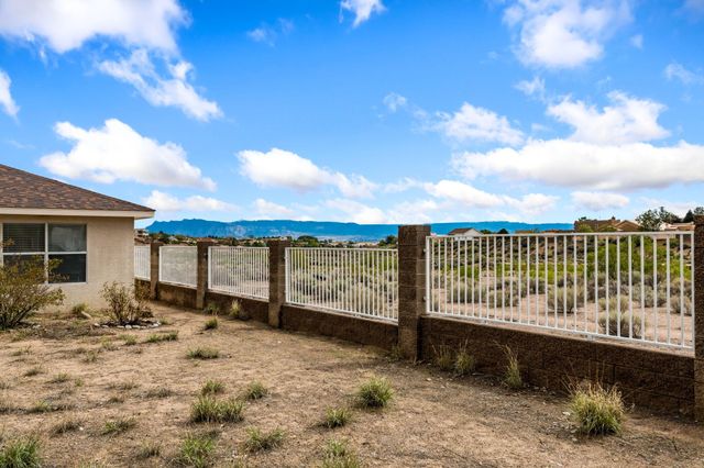 5304 Bandelier Drive NW, Albuquerque, NM 87114