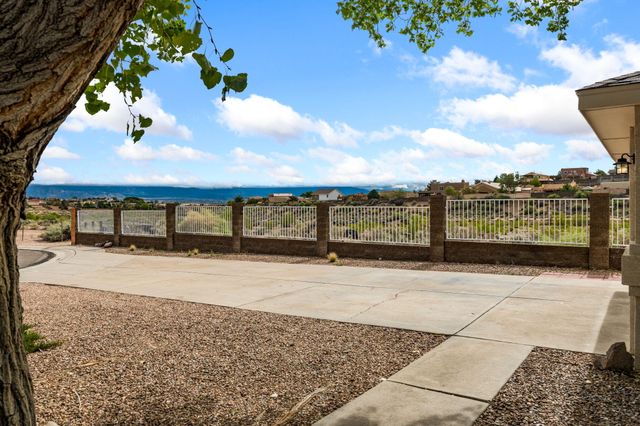 5304 Bandelier Drive NW, Albuquerque, NM 87114