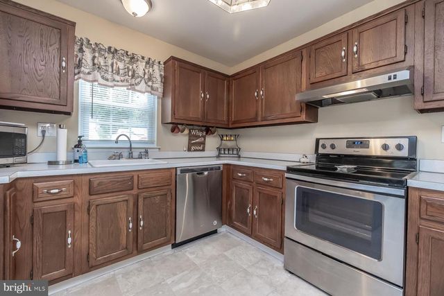 4 NARBERTH PL, Southampton, NJ 08088