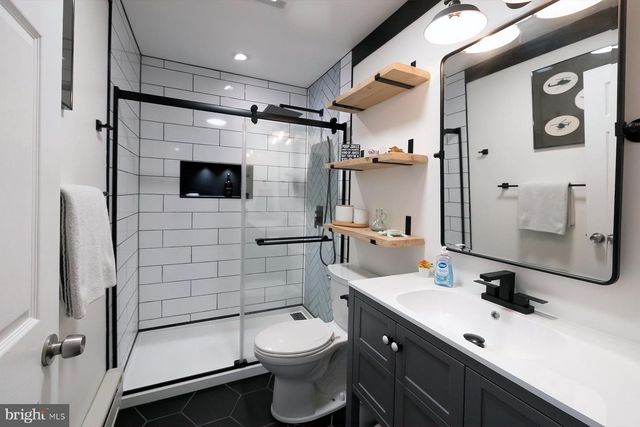 4 NARBERTH PL, Southampton, NJ 08088