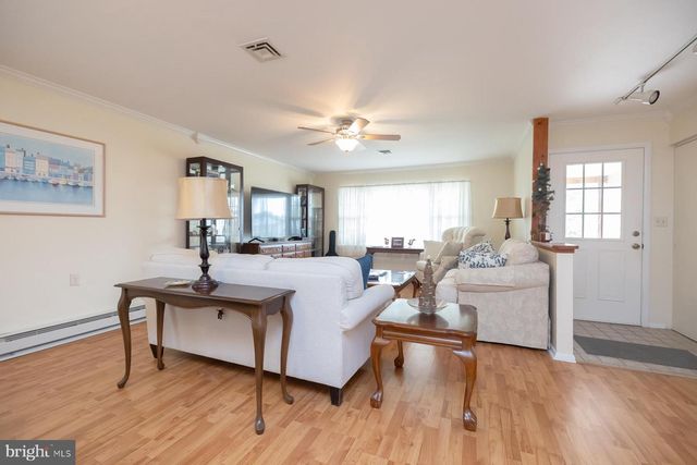 4 NARBERTH PL, Southampton, NJ 08088