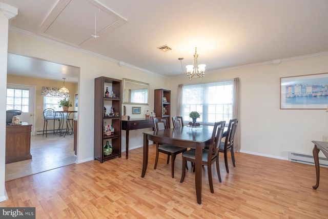 4 NARBERTH PL, Southampton, NJ 08088