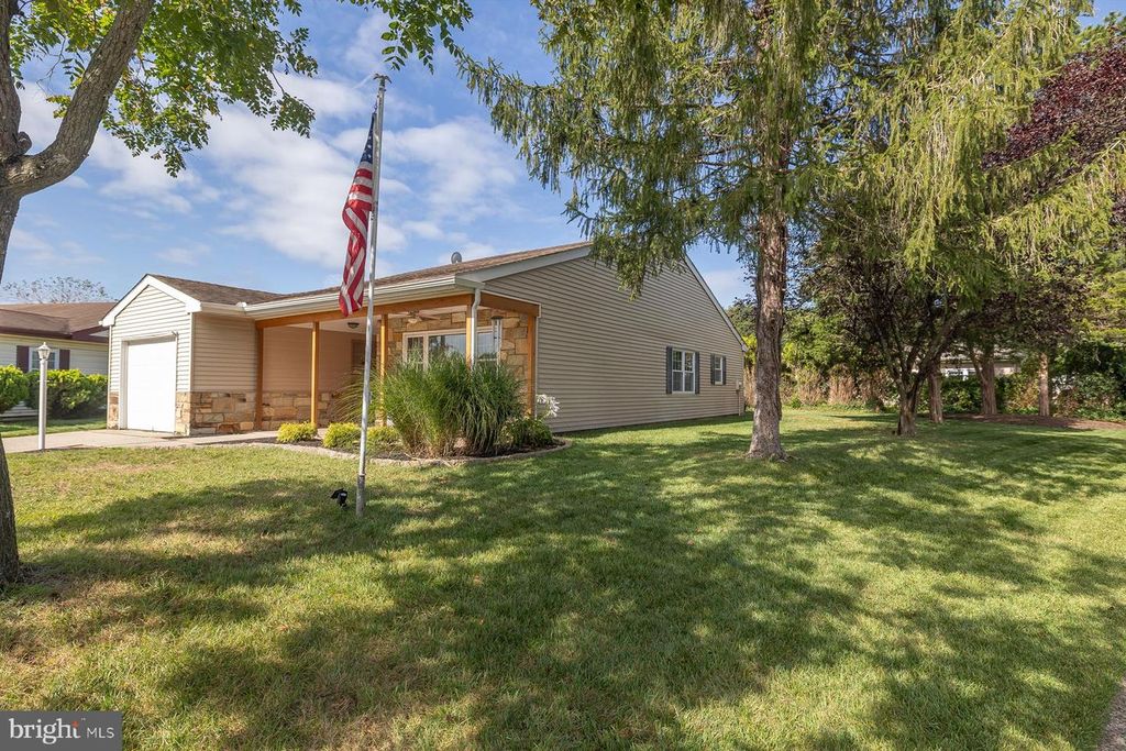 4 NARBERTH PL, Southampton, NJ 08088