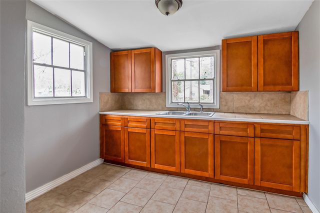 7214 W Knoll Street, Houston, TX 77028