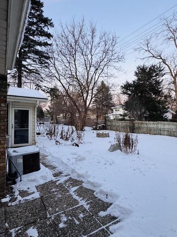 913 Chapel Hill ROAD, Madison, WI 53711