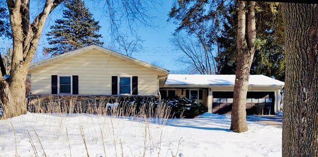 913 Chapel Hill ROAD, Madison, WI 53711