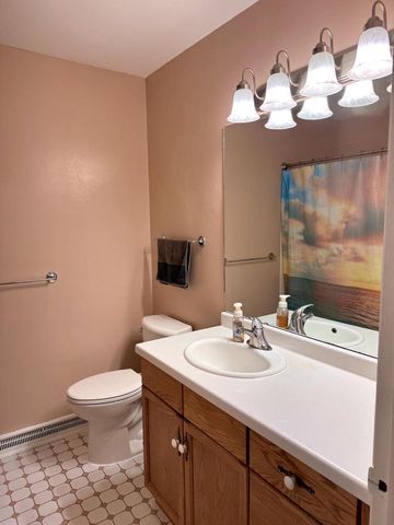 913 Chapel Hill ROAD, Madison, WI 53711