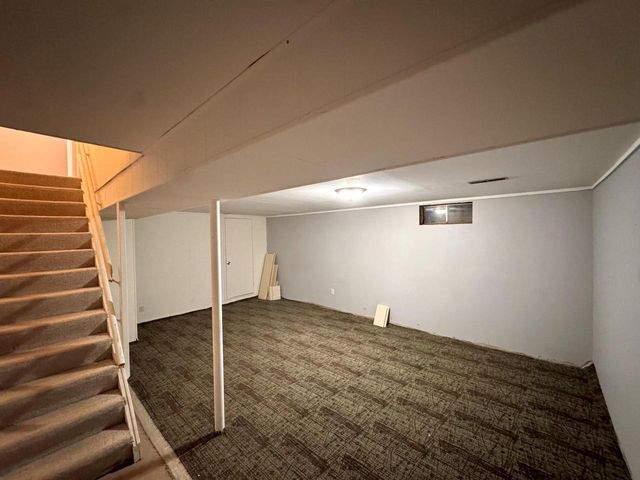 913 Chapel Hill ROAD, Madison, WI 53711