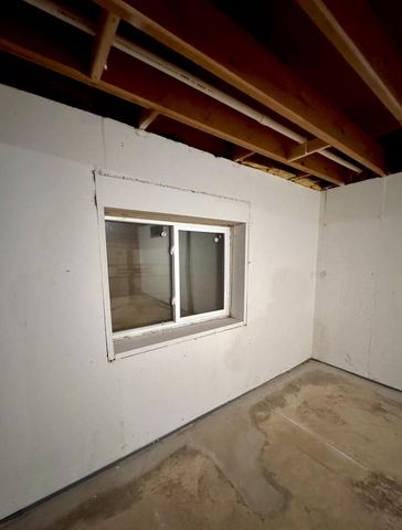 913 Chapel Hill ROAD, Madison, WI 53711