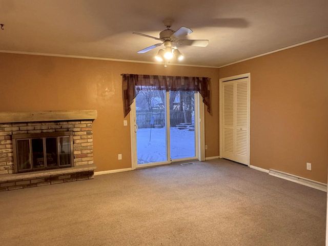 913 Chapel Hill ROAD, Madison, WI 53711