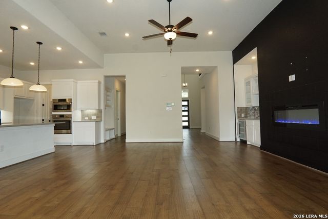 2710 Creekside View, San Antonio, TX 78230