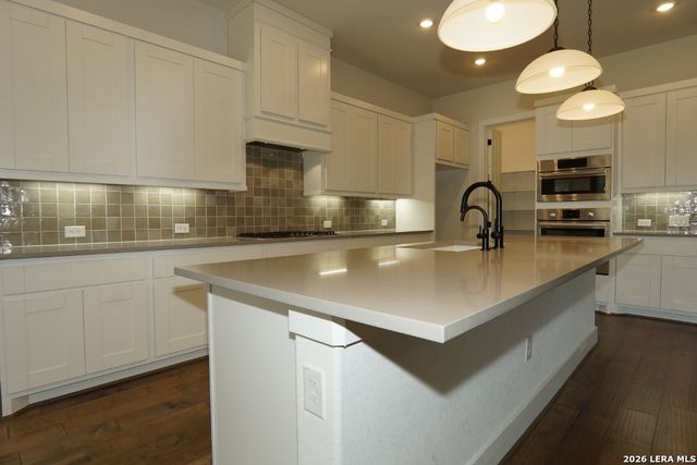2710 Creekside View, San Antonio, TX 78230