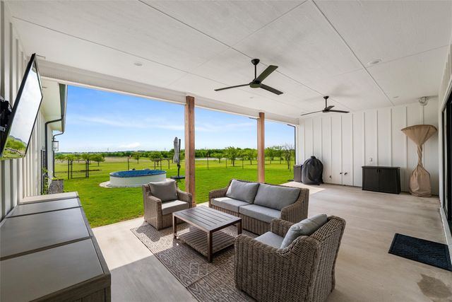 8708 Freeman Road, Sanger, TX 76266