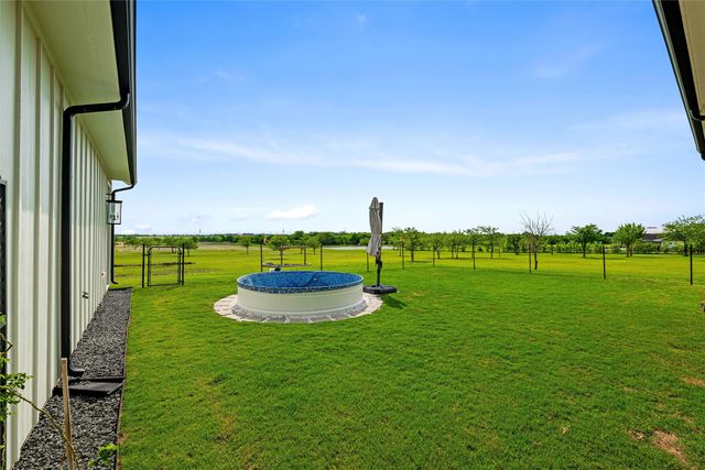 8708 Freeman Road, Sanger, TX 76266