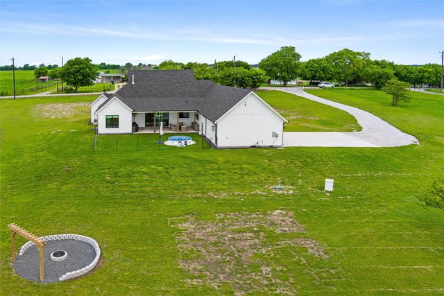 8708 Freeman Road, Sanger, TX 76266