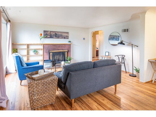 1566 MAYWOOD Ave, Eugene, OR 97404