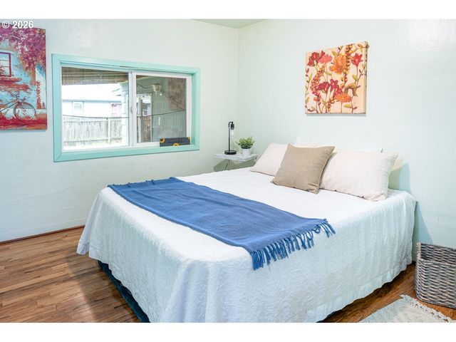 1566 MAYWOOD Ave, Eugene, OR 97404