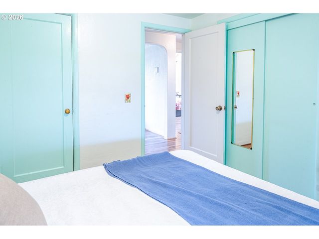 1566 MAYWOOD Ave, Eugene, OR 97404