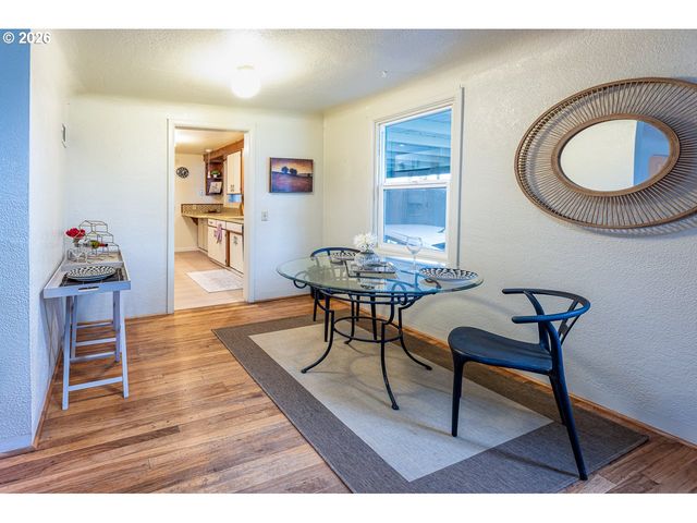 1566 MAYWOOD Ave, Eugene, OR 97404