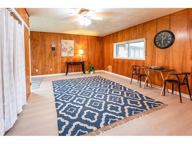 1566 MAYWOOD Ave, Eugene, OR 97404