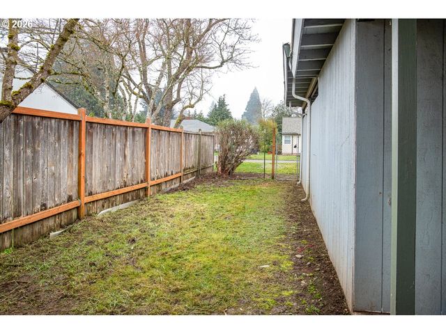 1566 MAYWOOD Ave, Eugene, OR 97404