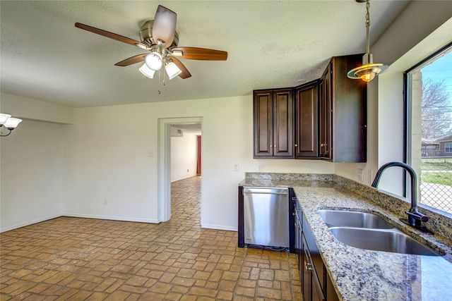 1414 Walworth Street, Greenville, TX 75401