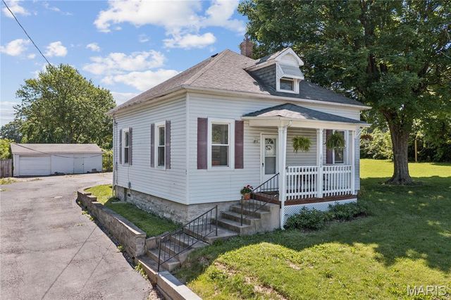 10130 Baptist Church Road, St Louis, MO 63123