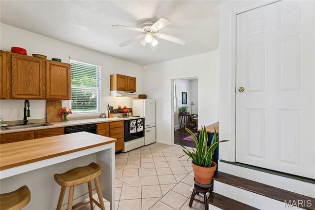 10130 Baptist Church Road, St Louis, MO 63123