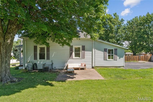 10130 Baptist Church Road, St Louis, MO 63123