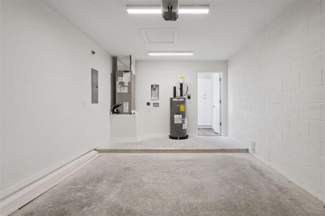 1073 N ROCKINGHAM AVENUE, Tavares, FL 32778