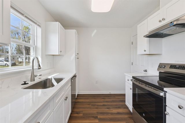 1073 N ROCKINGHAM AVENUE, Tavares, FL 32778