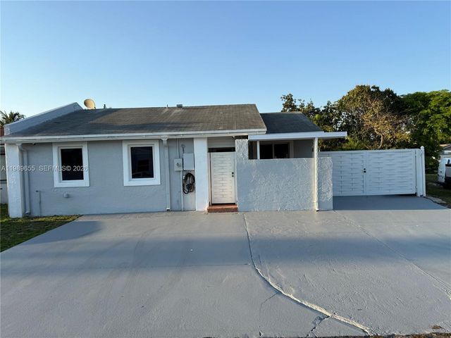 5211 NW 196th Ter, Miami Gardens, FL 33055