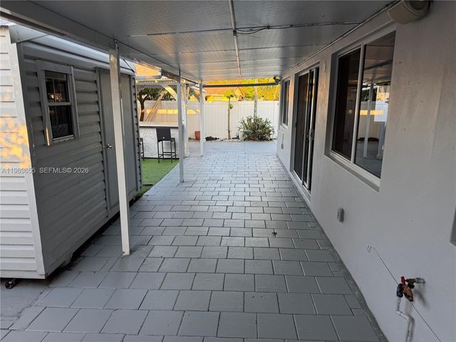 5211 NW 196th Ter, Miami Gardens, FL 33055