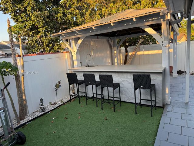 5211 NW 196th Ter, Miami Gardens, FL 33055