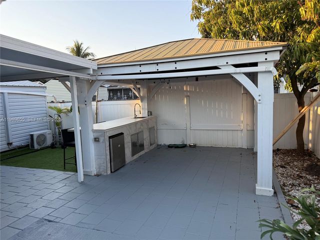 5211 NW 196th Ter, Miami Gardens, FL 33055